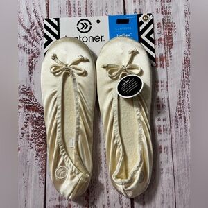 isotoner Satin Ballet Flats in Ivory Cream with Bow NWT